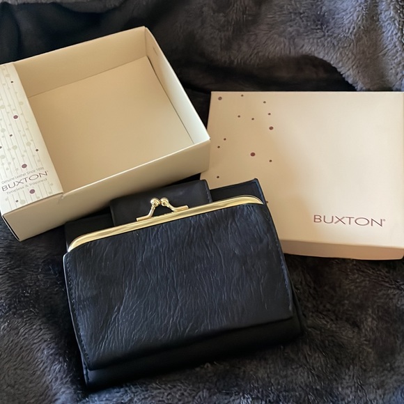 Buxton Leather wallet NWT & gift box Excellent condition $50 - Picture 3 of 8